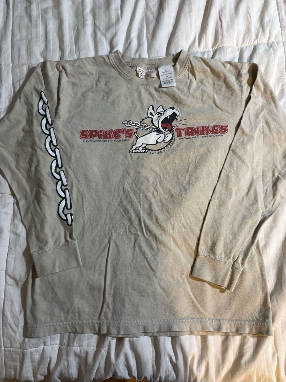 Levi's Signature Cream/Tan Crewneck Tee Label Detail